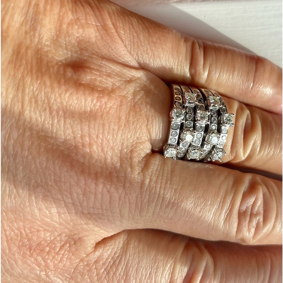 14KT Solid white gold Designer 1.5 TCW of full cut diamonds  copyrighted© ring - Picture 4 of 17